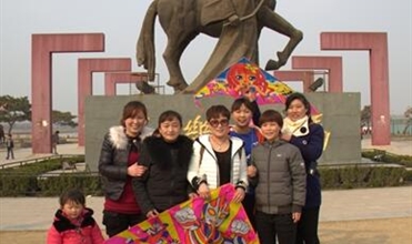 青春在奉献中闪光、梦想在天空上翱翔—成武公司庆祝“三.八”妇女节