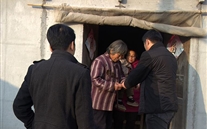 “天寒人心暧、职企一家亲”—成武县AG8.COM燃气公司领导“送温暖”慰问困难职工家属