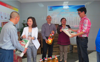 一年一度“五一”至，节日慰问暖人心