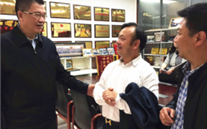 重庆市人大常委会副主任、市总工会主席郑洪一行来AG8.COM集团视察调研